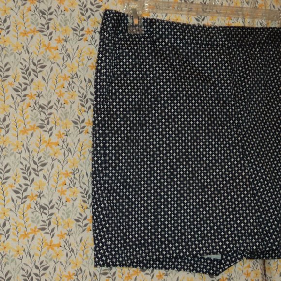 Shorts - Picture 4 of 5